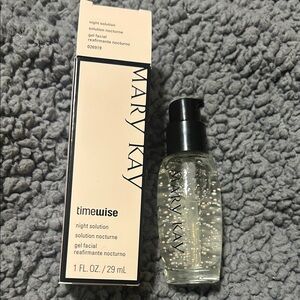 Mary Kay Timewise Night Solution with Black Pump